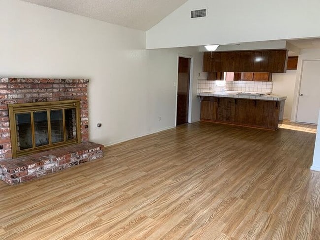Building Photo - 1845 S Regina St