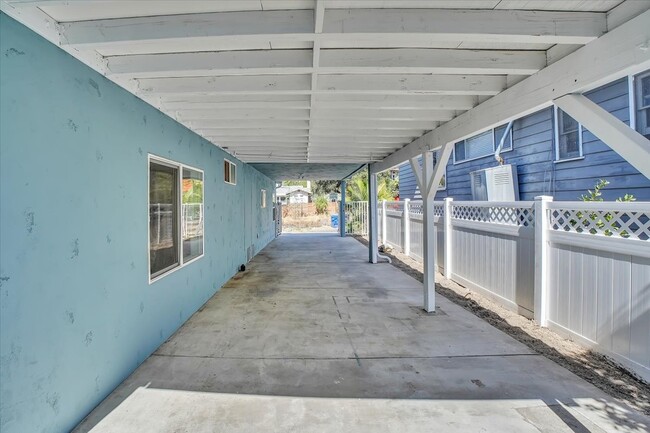 Building Photo - 7536 Thousand Oaks Dr