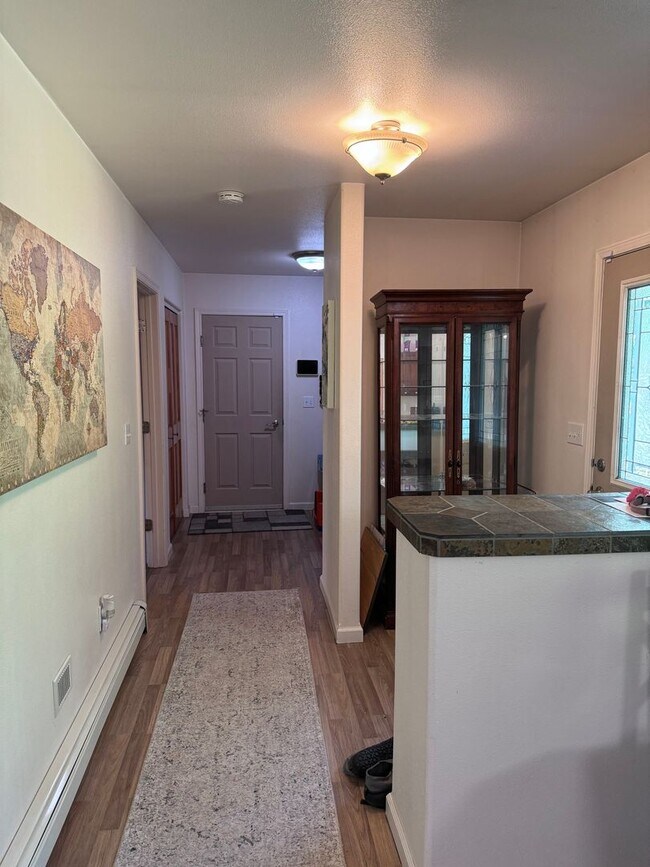 Foto del edificio - Beautiful 3 Bedroom, 2 bath, 2 Car Garage home off Chena Hills/Chena Ridge