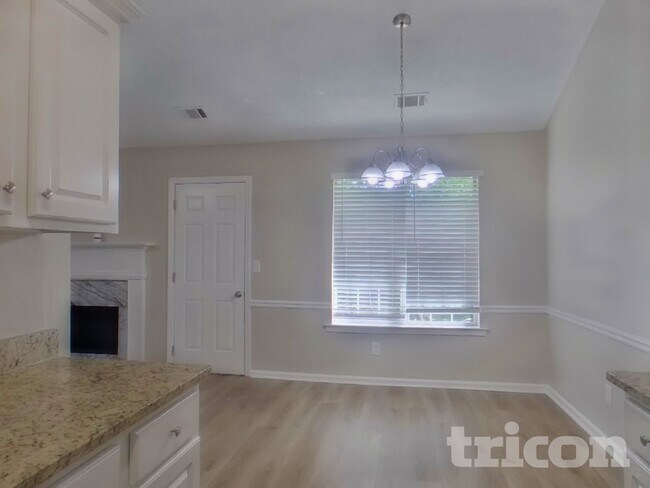 Foto del edificio - 130 N Greenfield Cir