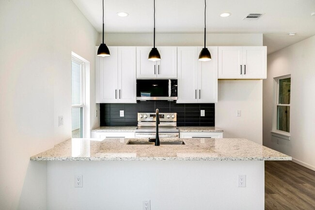 Foto del edificio - Brand new Build with 2 Bedrooms and 2 Bath...