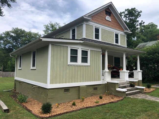 Exterior - 308 Rose St