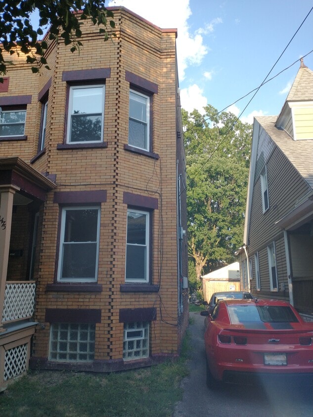 1473 Newman Ave, Lakewood, OH 44107 Townhome Rentals in Lakewood OH