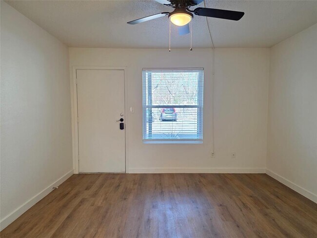 Foto del edificio - 4504 Speedway