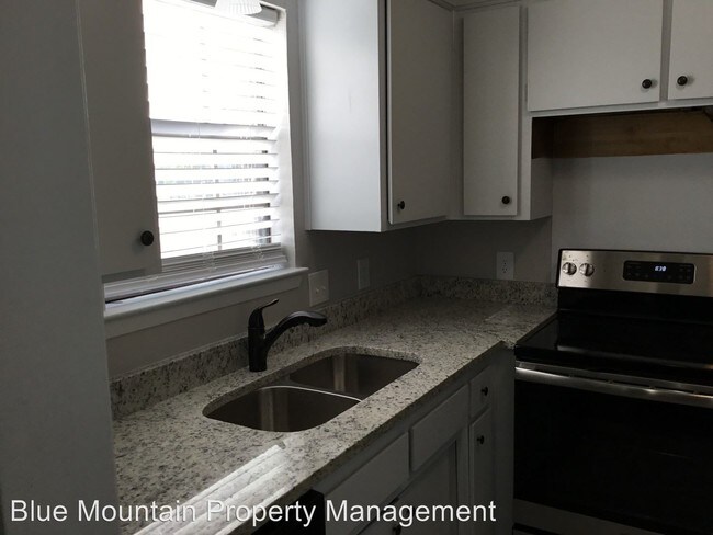 Foto del edificio - 7700 Chapin Rd