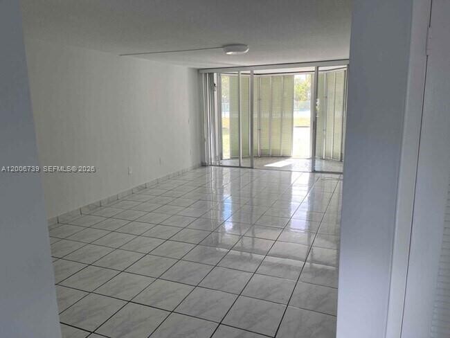 Foto del edificio - 1701 NE 191st St