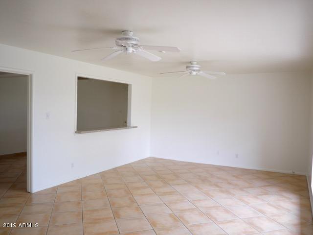 Foto del edificio - 1641 E McLellan Blvd