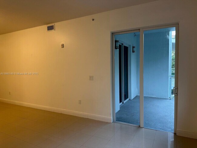 Foto del edificio - 652 NE 63rd St