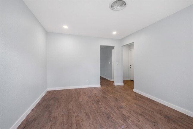 Building Photo - 5504 Coventry Ln