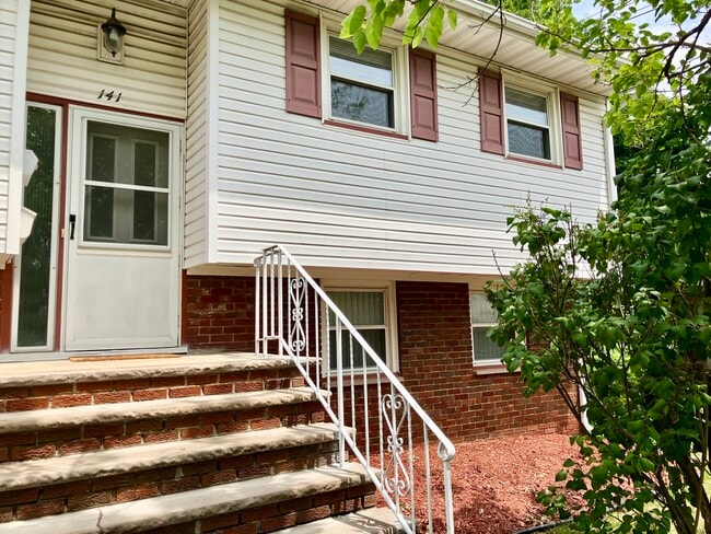 Frente del apartamento - 141 Dunbar Ave