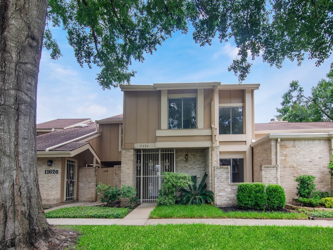 Foto principal - 11624 Village Pl Dr