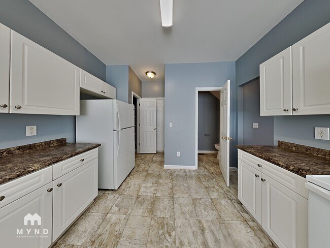 Building Photo - 3859 Pin Oak Rd