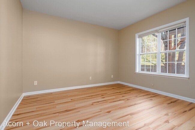 Building Photo - 2 br, 2.5 bath House - 5528 Red Robin Rd.