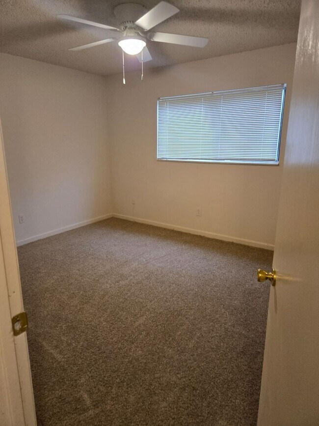 Foto del edificio - Charming 2 Bedroom, 1 Bath Apartment – Minutes from Nashville