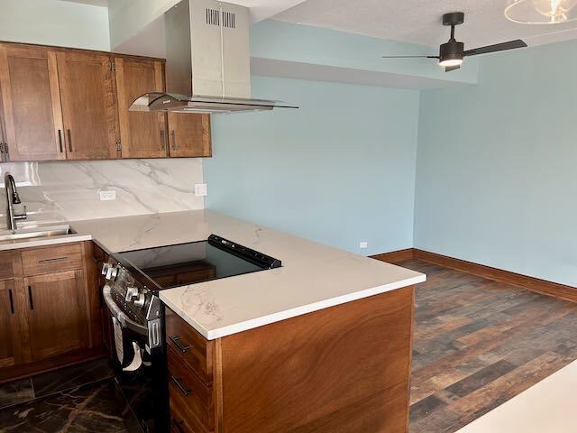 Foto del edificio - 1301 N Western Ave