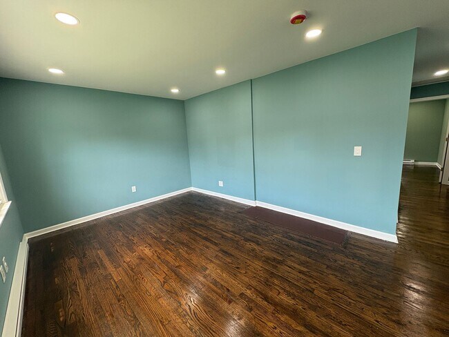Foto del edificio - Beautiful 3 Bedroom 1 Bathroom Single Fami...