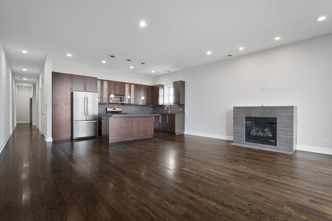 Foto del edificio - 1412 W Morse Ave