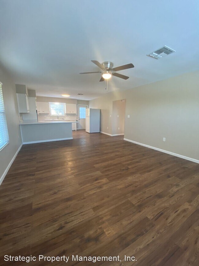 Building Photo - 2 br, 1 bath House - 6934 Willow Oak #2