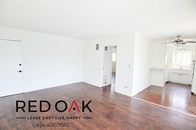 Foto del edificio - 7502 Canby Ave