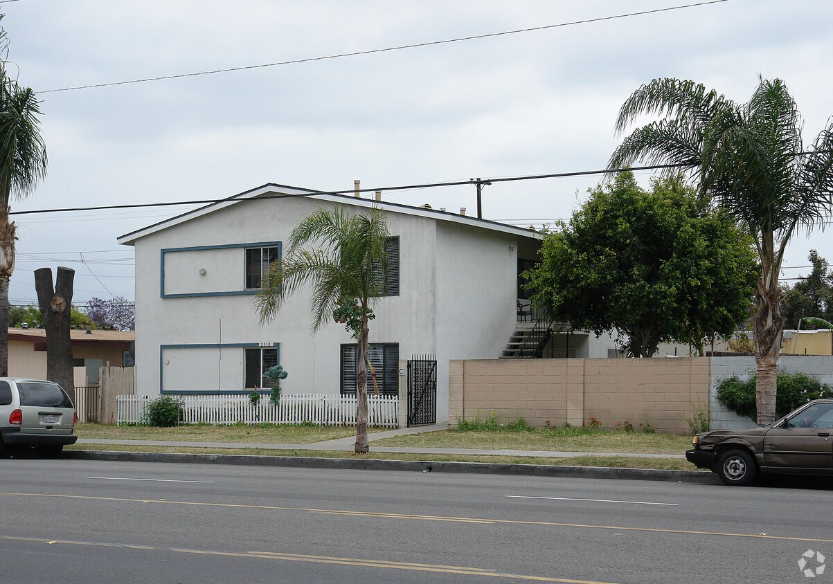 Primary Photo - 2530 Mcfadden Ave