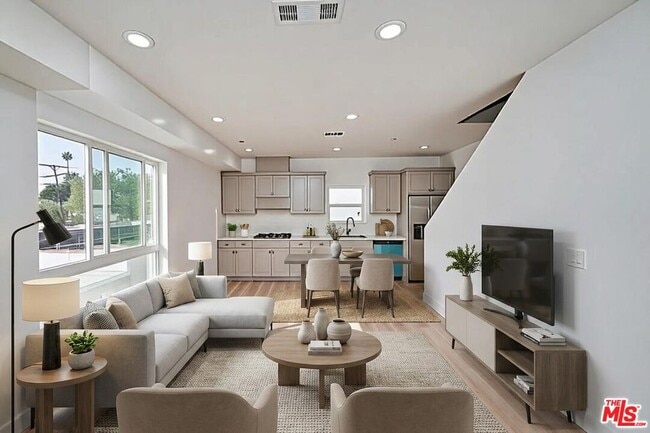 Building Photo - 1108 Queen Anne Pl