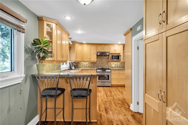 Building Photo - 44 Chippewa Av