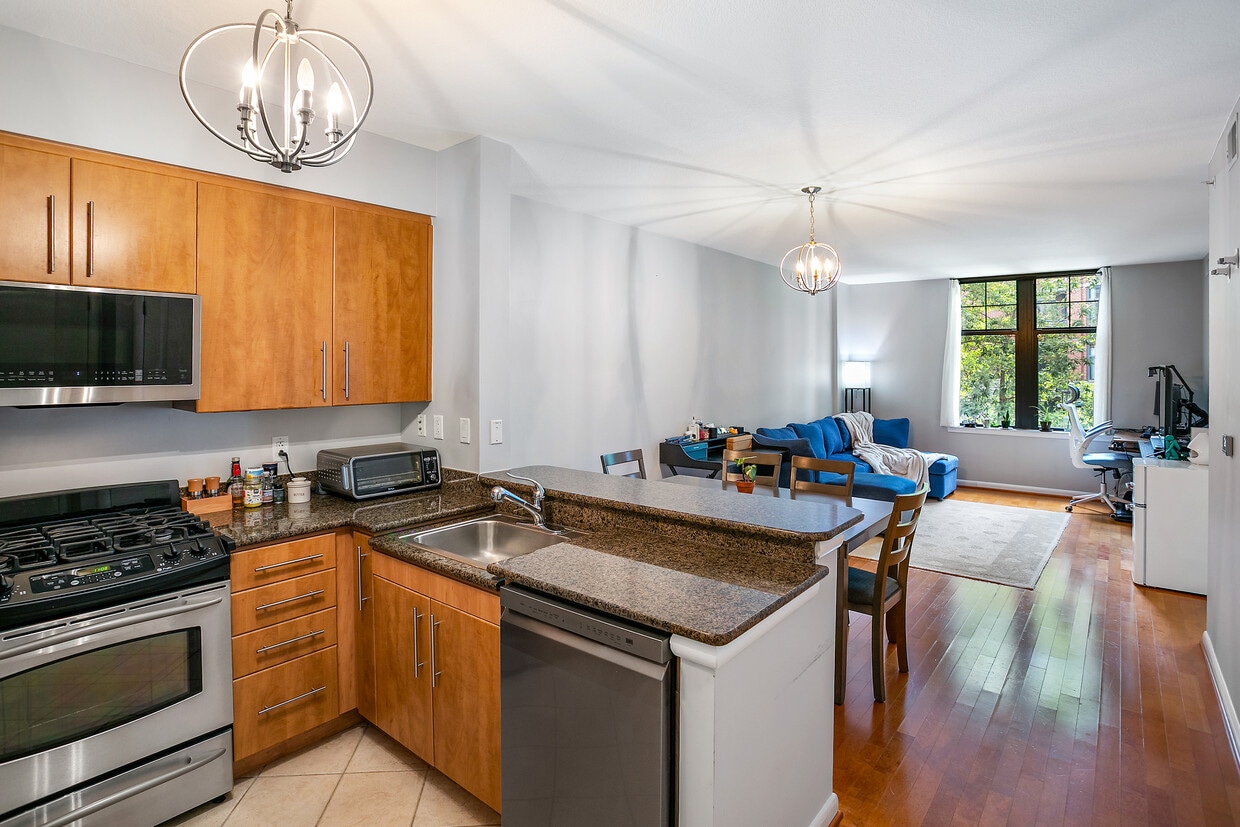 Photo - 1021 N Garfield St (Arlington, VA)