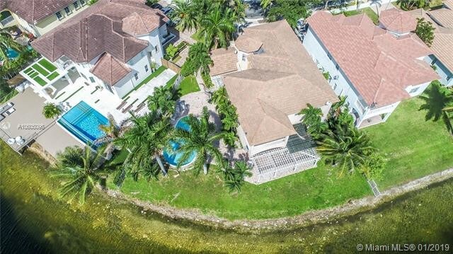 Foto del edificio - 7101 NW 111th Ave