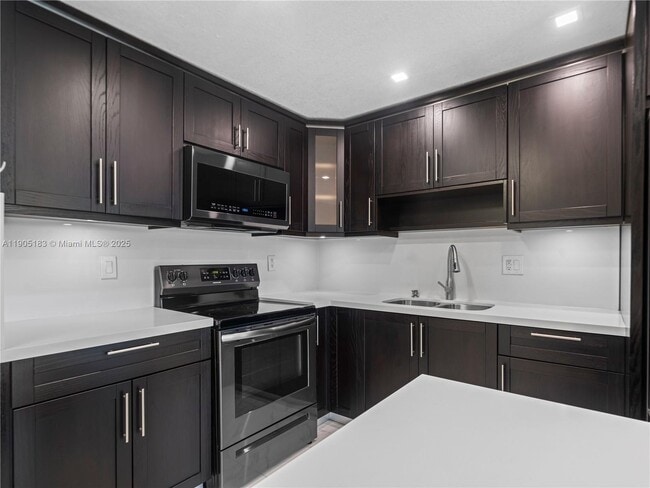 Building Photo - 1800 NW 24th Ave