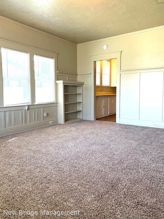 2 br, 1 bath House - 964 W. 21st Street - 4