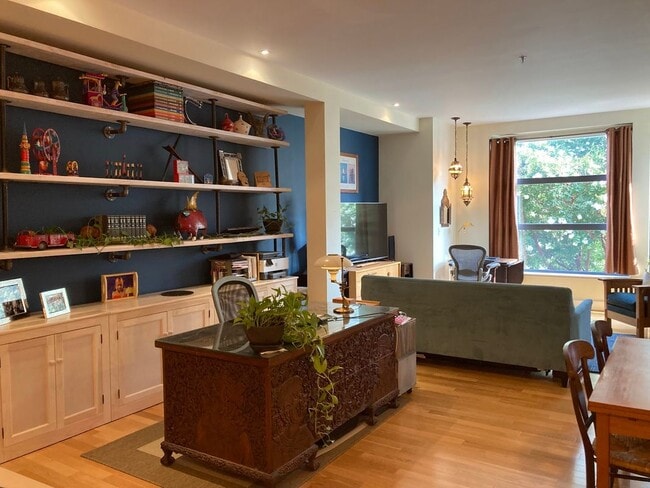Foto del edificio - 1435 Chapin St NW