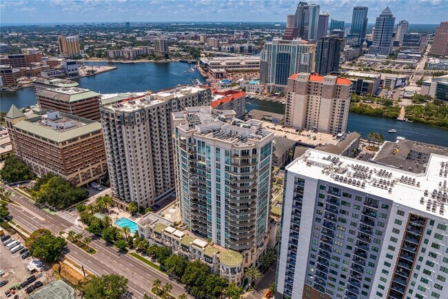 Foto del edificio - 450 Knights Run Ave