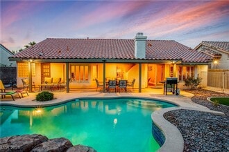 Building Photo - 905 Buffwood Ave