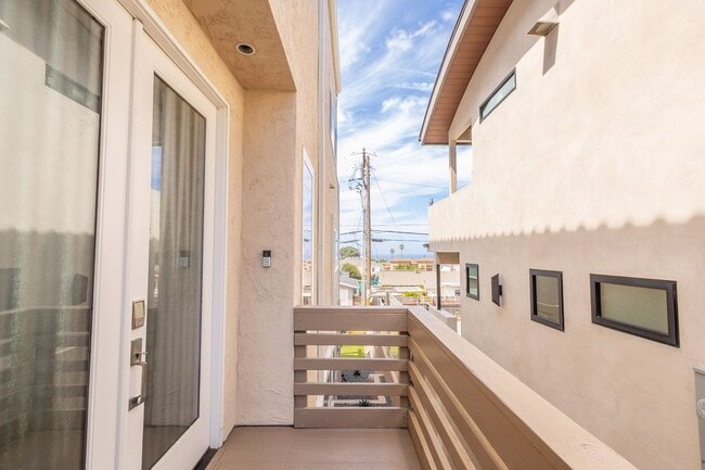 Building Photo - Beautiful 3Bed/2.5Bath  Oceanview Home in ...
