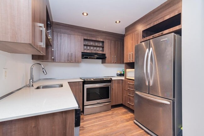 Building Photo - 2555 Rue Grenet