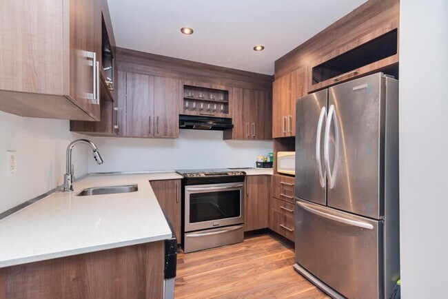 Photo du bâtiment - 2555 Rue Grenet