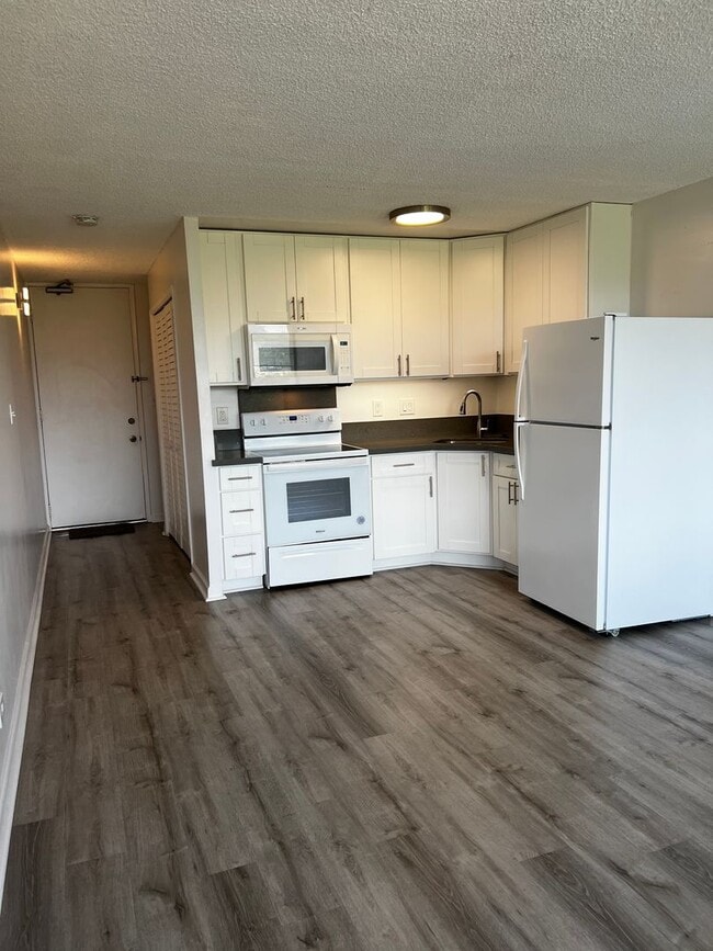 Building Photo - 5122 Likini St