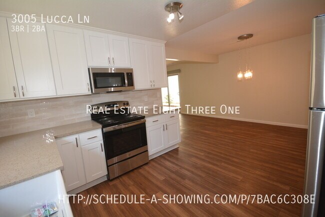 Building Photo - 3 bedroom 2 bath with 2 car garage and pri...