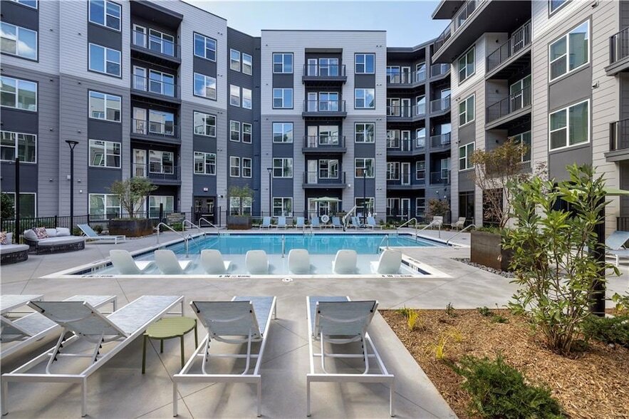 Primary Photo - 3108 McGinnis Ferry Rd