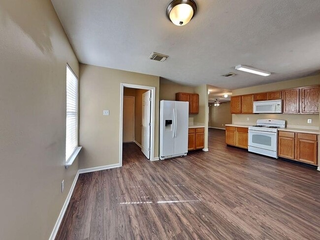 Building Photo - 8002 Ginger Park Dr