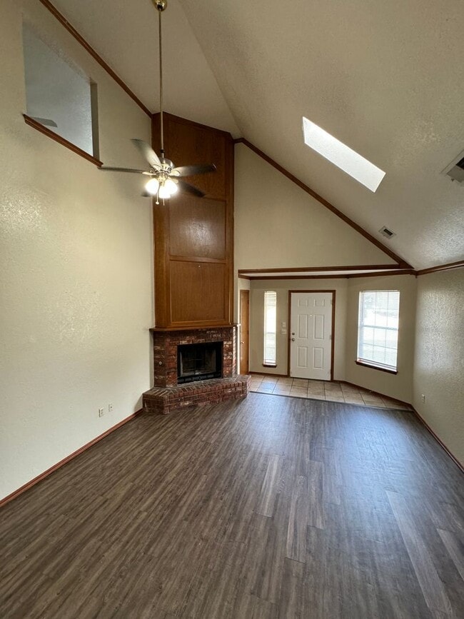 Photo - 4 bed in Moore Schools! House