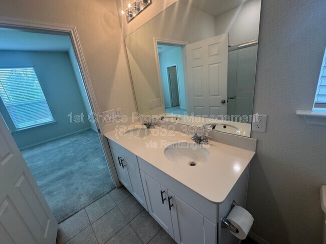Foto del edificio - 8132 Cedar Lake Ln