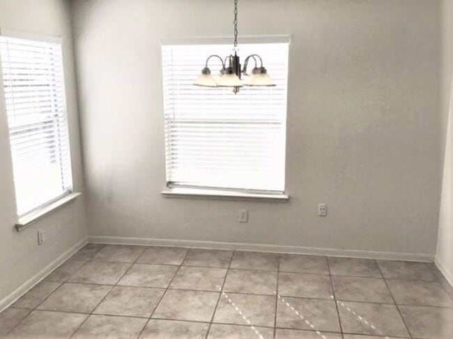 Building Photo - 16107 Hilton Head Ln