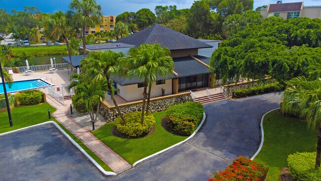 Foto del edificio - 7755 SW 86th St