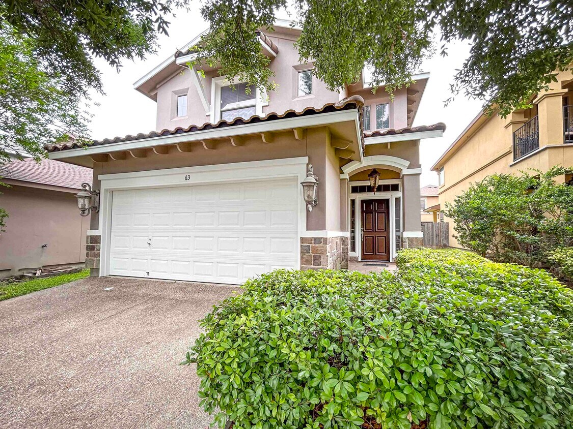 9813 Sandhill Dr Unit 63, Laredo, TX 78045 Condo for Rent in Laredo