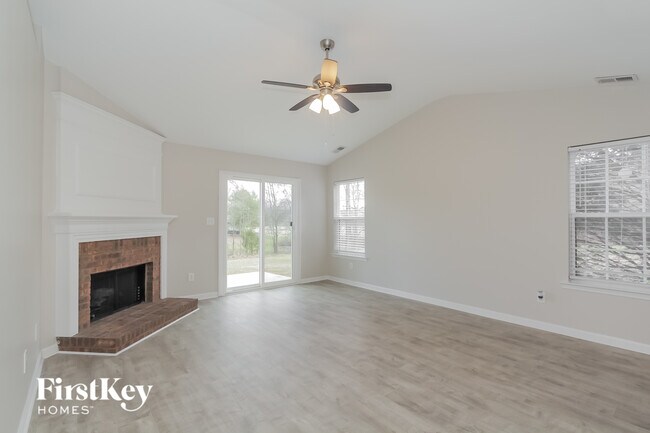 Foto del edificio - 7514 Lullwater Cove