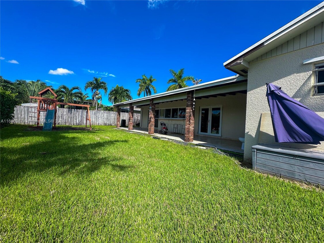 Foto principal - 8110 SW 205th St