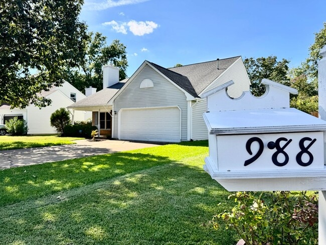Building Photo - 988 Blanding Ct