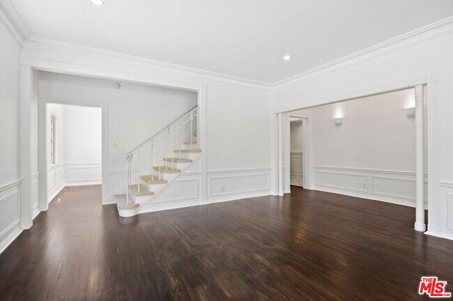 Foto del edificio - 148 S Camden Dr