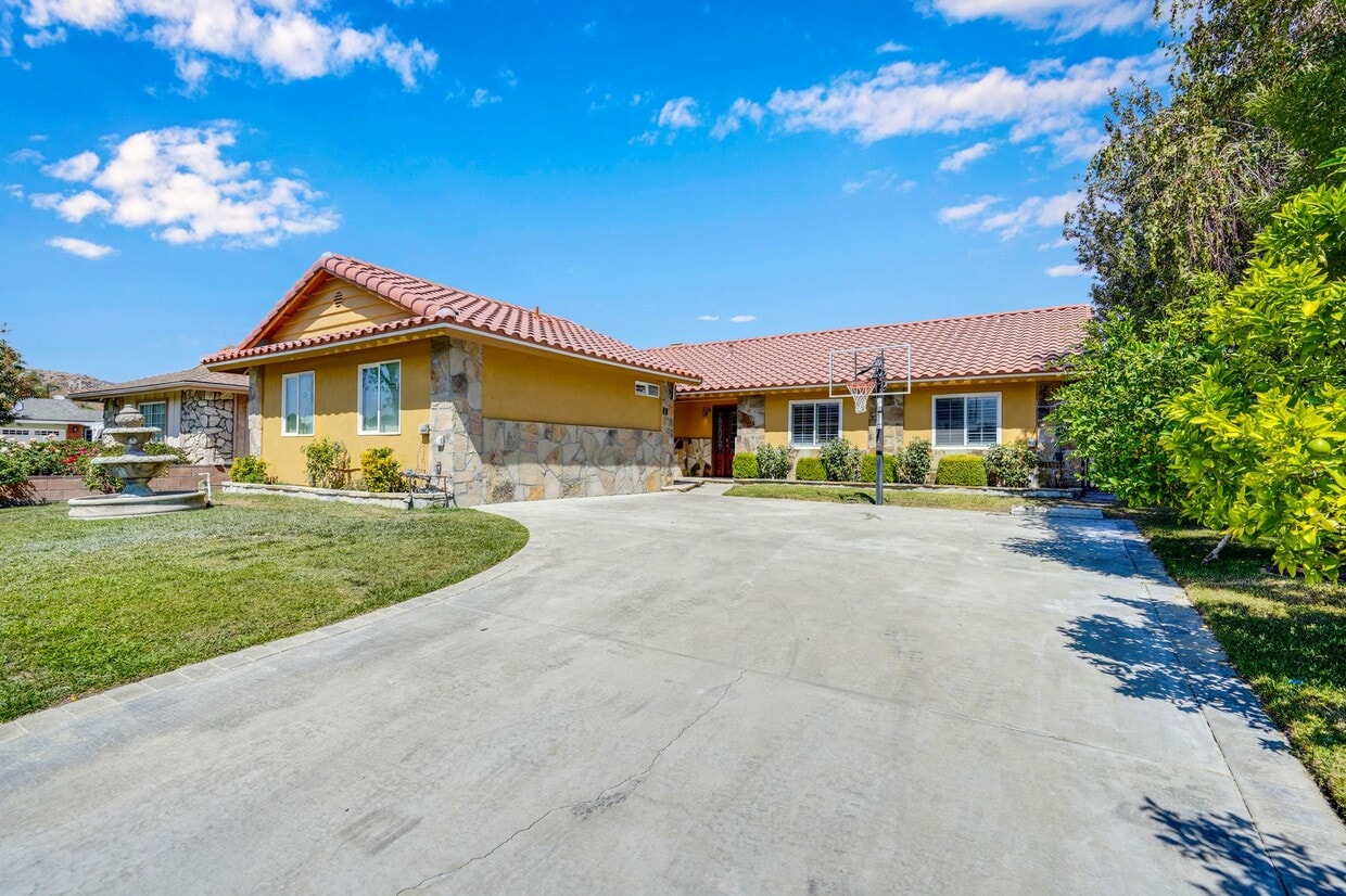 Foto principal - 20111 Lakemore Dr